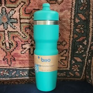 Bivo Trio 21 oz Turquoise Gravity Flow Water Bottle - Fits Universal Bike Cage